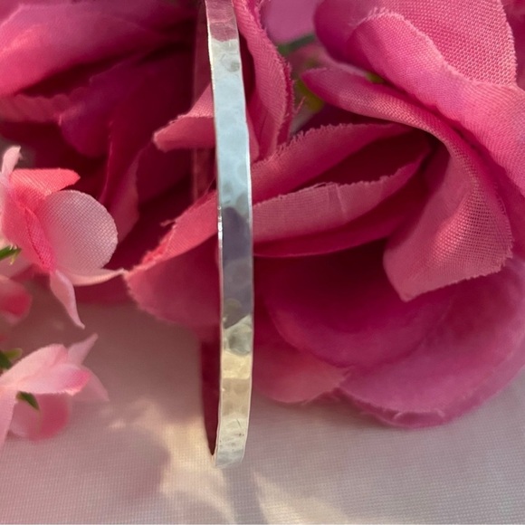 Silpada Sterling Silver ‘Social Circle’ 2 1/4” SMALL Hammered Bangle B3296 - Picture 5 of 14